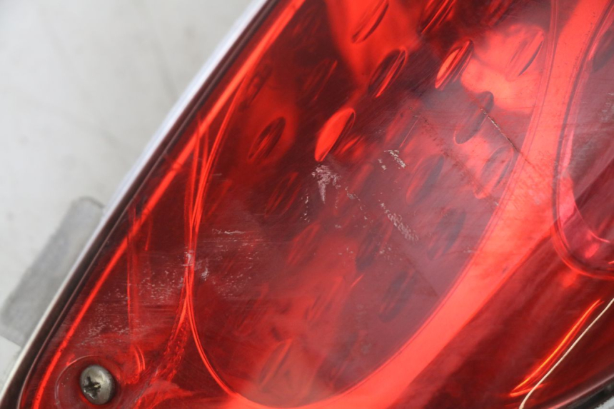 photo de FAROL TRASEIRO DIREITO YAMAHA XMAX X-MAX 125 (2006 - 2009) - Vista geral