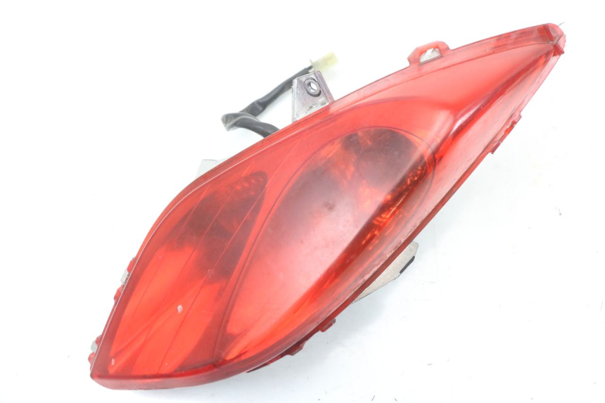 photo de FAROL TRASEIRO DIREITO YAMAHA X-MAX XMAX 125 (2010 - 2013) - Detalhe da peça