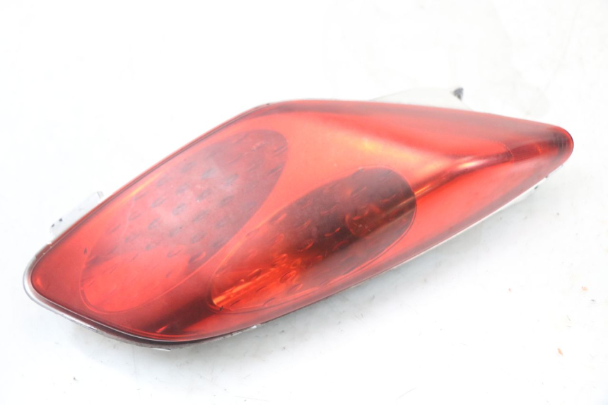 photo de FAROL TRASEIRO DIREITO YAMAHA XMAX X-MAX 125 (2006 - 2009) - Vista principal