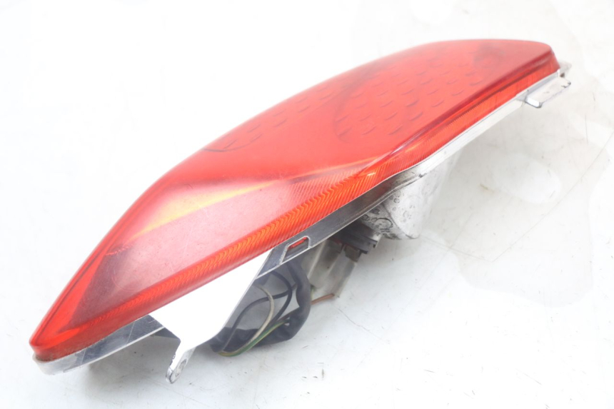 photo de FAROL TRASEIRO DIREITO YAMAHA XMAX X-MAX 125 (2006 - 2009) - Ampliação técnica