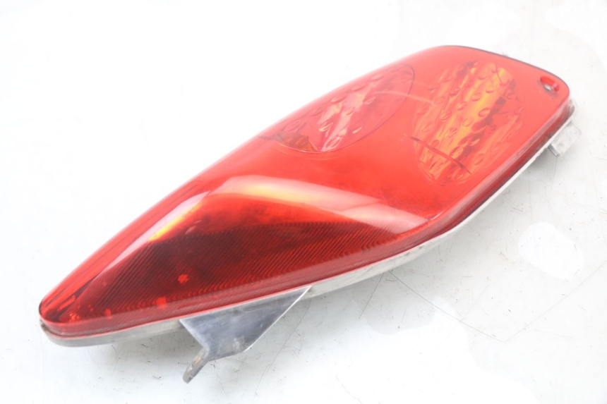 photo de FAROL TRASEIRO DIREITO YAMAHA XMAX X-MAX 125 (2006 - 2009) - Outro ângulo de visão