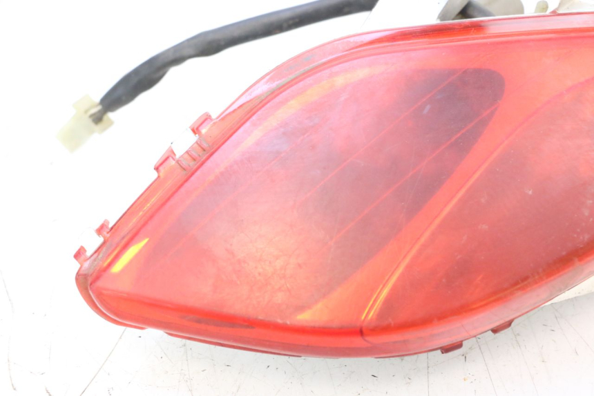 photo de FAROL TRASEIRO DIREITO YAMAHA X-MAX XMAX 125 (2010 - 2013) - Detalhe da peça