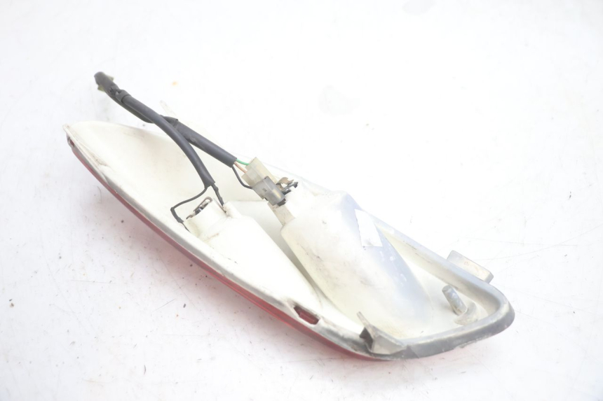 photo de FAROL TRASEIRO DIREITO YAMAHA XMAX X-MAX 125 (2006 - 2009) - Ampliação técnica
