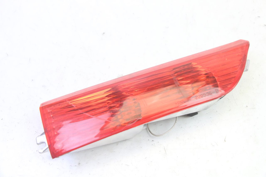 photo de FAROL TRASEIRO DIREITO PIAGGIO XEVO - X EVO 125 (2007 - 2017) - Vista principal