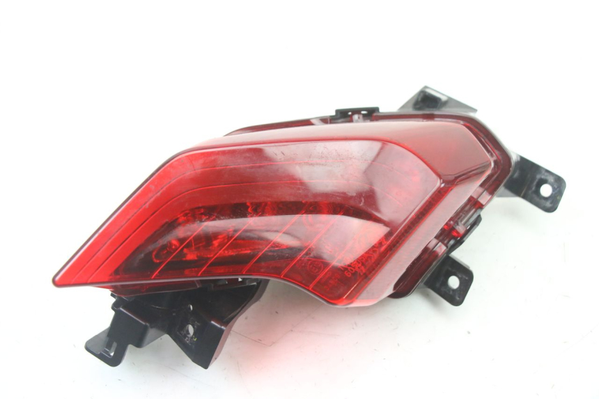 photo de FAROL TRASEIRO DIREITO YAMAHA YP T-MAX TMAX 530 (2017 - 2020) - Detalhe da peça