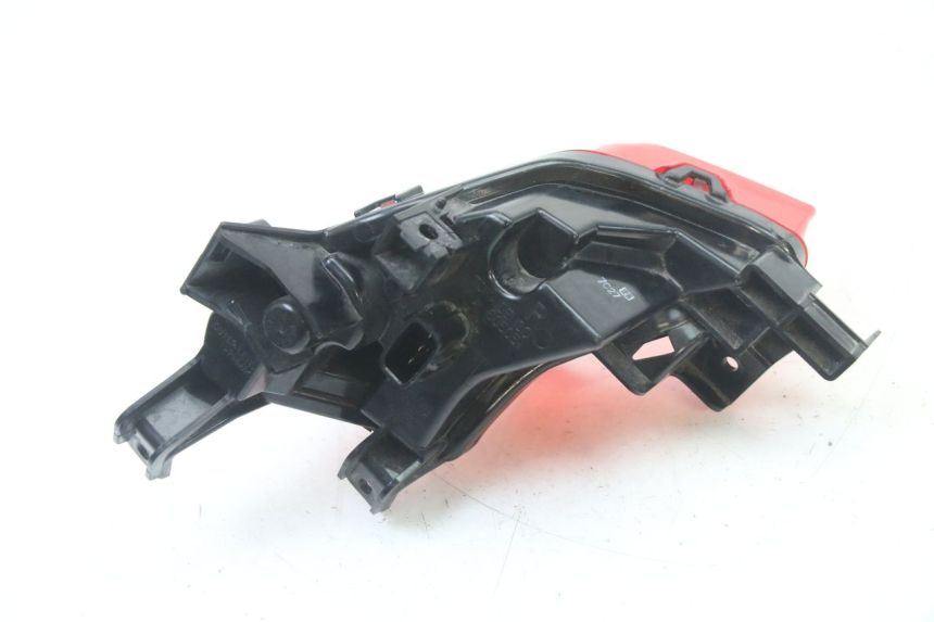 photo de FAROL TRASEIRO DIREITO YAMAHA YP T-MAX TMAX 530 (2017 - 2020) - Ampliação técnica