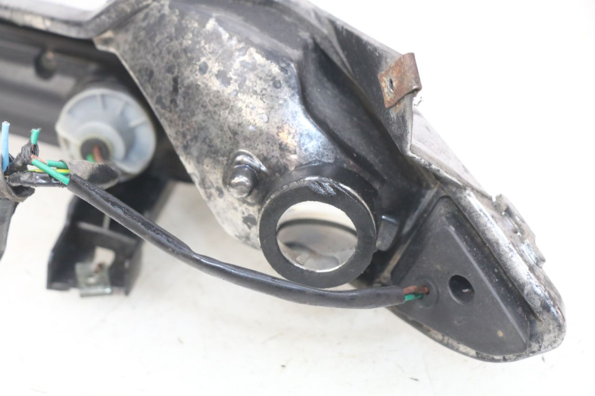 photo de FAROL TRASEIRO DIREITO YAMASAKI YM T 125 (2015 - 2020) - Outro ângulo de visão