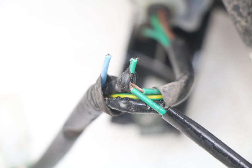 photo de FAROL TRASEIRO DIREITO YAMASAKI YM T 125 (2015 - 2020) - Ampliação técnica