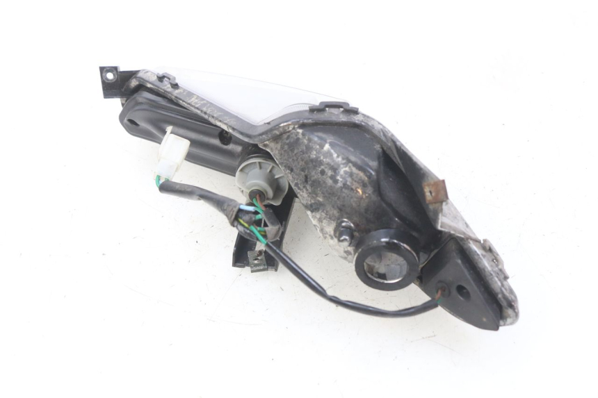 photo de FAROL TRASEIRO DIREITO YAMASAKI YM T 125 (2015 - 2020) - Pontos de fixação