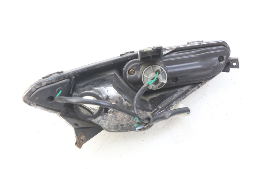 photo de FAROL TRASEIRO DIREITO YAMASAKI YM T 125 (2015 - 2020) - Estado da superfície