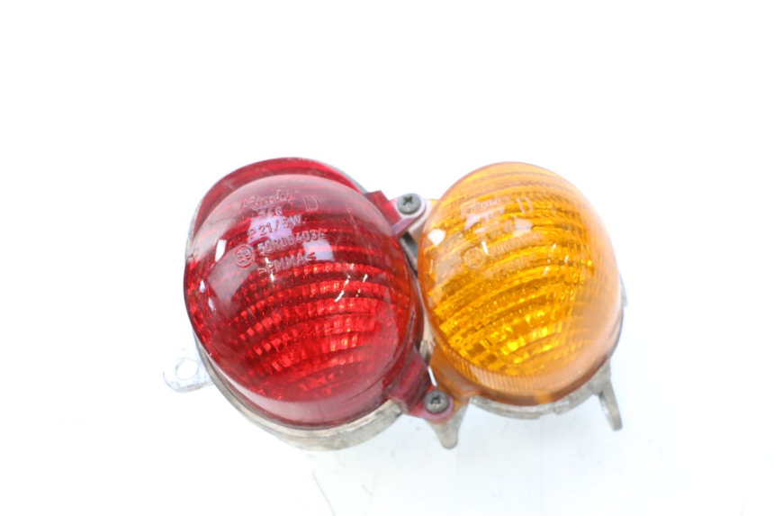 photo de FAROL TRASEIRO DIREITO YAMAHA YP MAJESTY 125 (1998 - 2001) - Vista principal