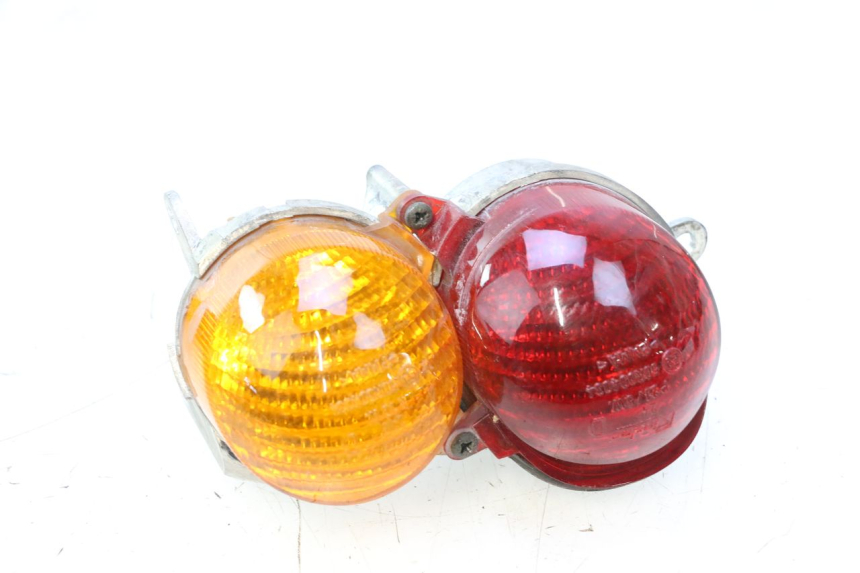 photo de FAROL TRASEIRO DIREITO YAMAHA YP MAJESTY 125 (1998 - 2001) - Zoom do estado de desgaste