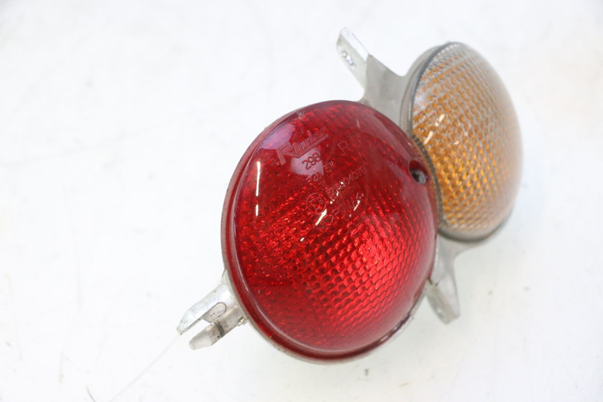 photo de FAROL TRASEIRO DIREITO YAMAHA YP MAJESTY 125 (2007 - 2010) - Vista geral