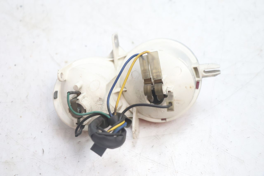 photo de FAROL TRASEIRO DIREITO YAMAHA YP MAJESTY 125 (2002 - 2006) - Vista geral