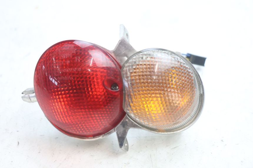 photo de FAROL TRASEIRO DIREITO YAMAHA YP MAJESTY 125 (2002 - 2006) - Vista principal