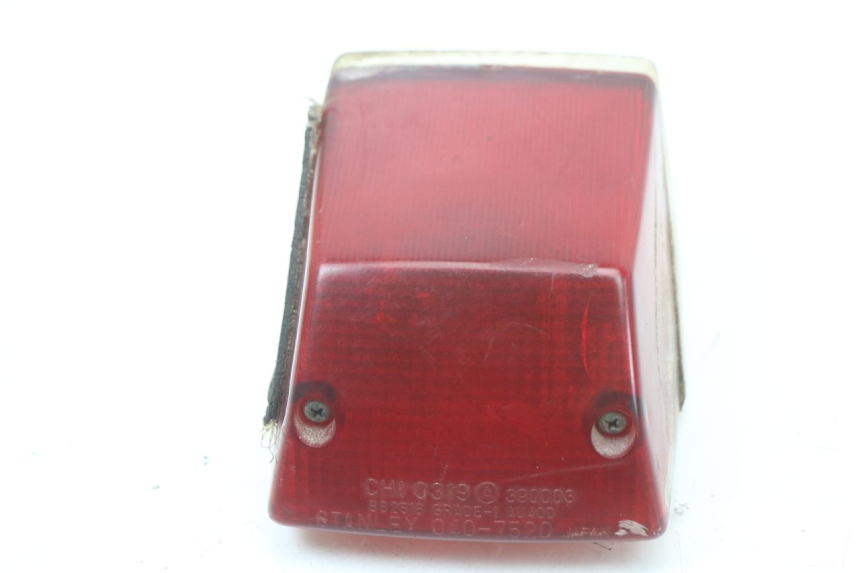 photo de Luz traseira YAMAHA DTLC 125 (1982 - 1987) - Zoom do estado de desgaste