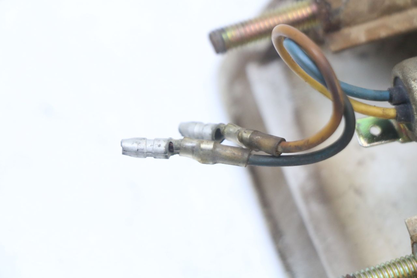 photo de Luz traseira YAMAHA DTLC 125 (1982 - 1987) - Estado da superfície