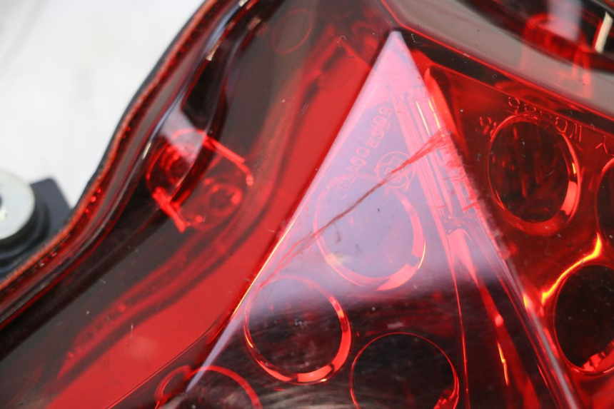 photo de LUZ TRASEIRA KAWASAKI ER-6 ER6 F ABS 650 (2012 - 2016) - Zoom do estado de desgaste