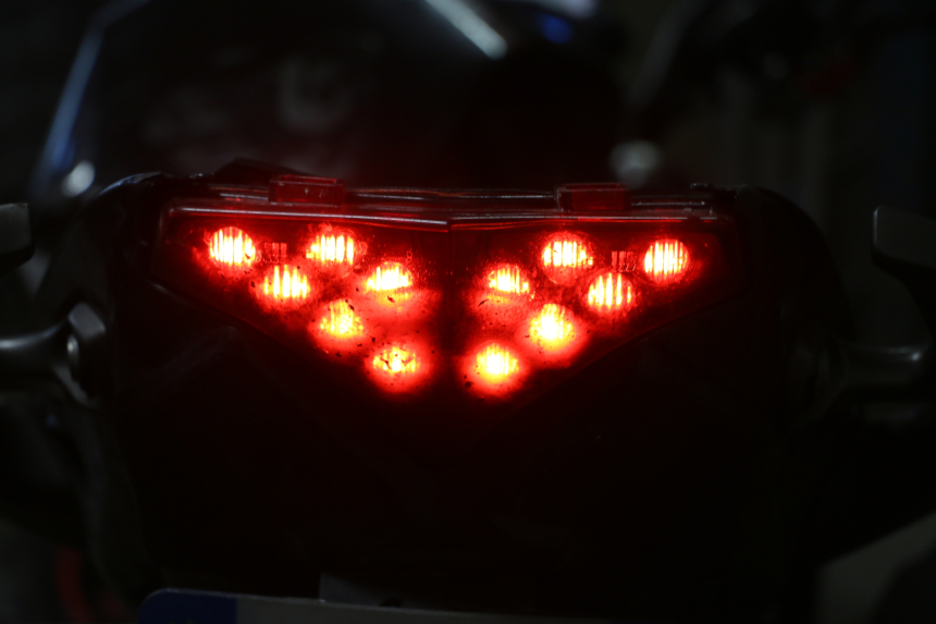 photo de Luz traseira KAWASAKI ER-6 ER6 N 650 (2012 - 2016) - Peça verificada