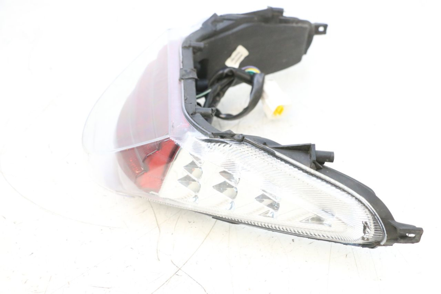 photo de FEU ARRIERE KEEWAY F-ACT FACT EVO 50 (2020 - 2026) - Vista de perto