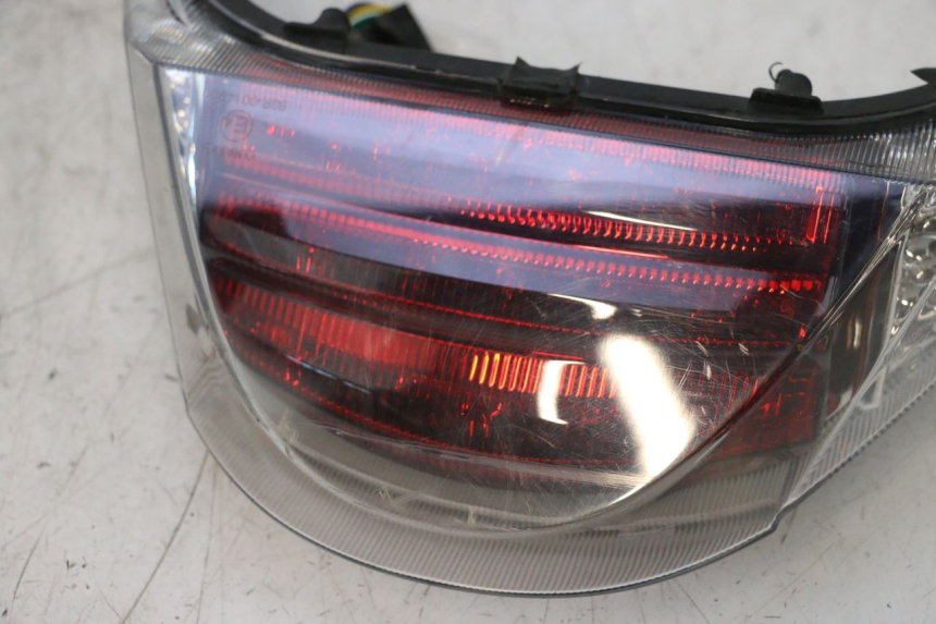 photo de FEU ARRIERE KEEWAY F-ACT FACT EVO 50 (2020 - 2026) - Pontos de fixação