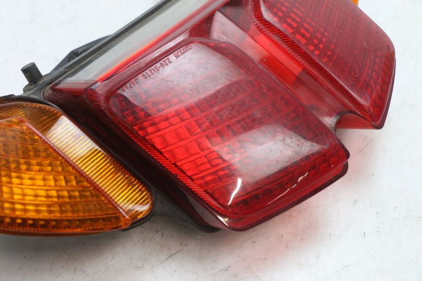 photo de LUZ TRASEIRA YAMAHA FJR 1300 (2001 - 2005) - Outro ângulo de visão