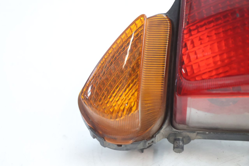 photo de LUZ TRASEIRA YAMAHA FJR 1300 (2001 - 2005) - Detalhe da peça