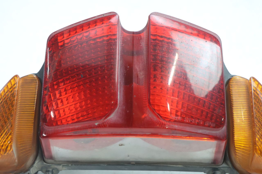 photo de LUZ TRASEIRA YAMAHA FJR 1300 (2001 - 2005) - Zoom do estado de desgaste