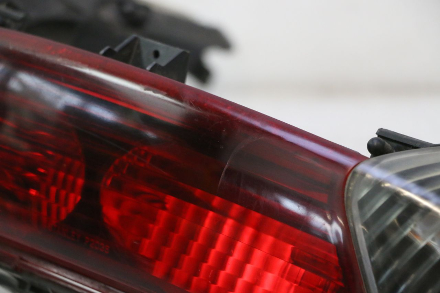 photo de Luz traseira HONDA FJS SILVER WING SILVERWING 400 (2005 - 2008) - Zoom de qualidade