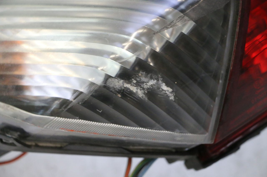 photo de Luz traseira HONDA FJS SILVER WING SILVERWING 400 (2005 - 2008) - Vista de perfil