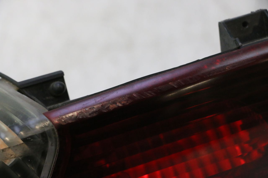 photo de Luz traseira HONDA FJS SILVER WING SILVERWING 400 (2005 - 2008) - Pontos de fixação