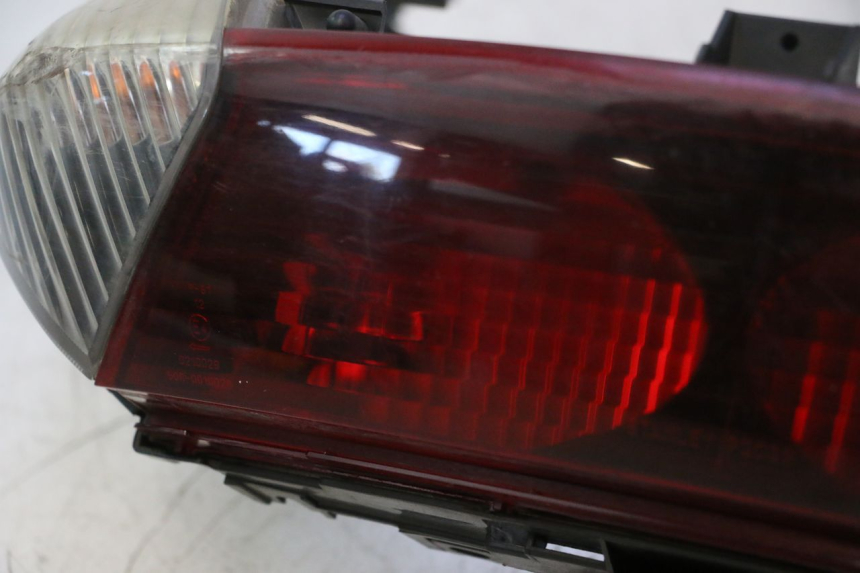 photo de Luz traseira HONDA FJS SILVER WING SILVERWING 400 (2005 - 2008) - Detalhes característicos