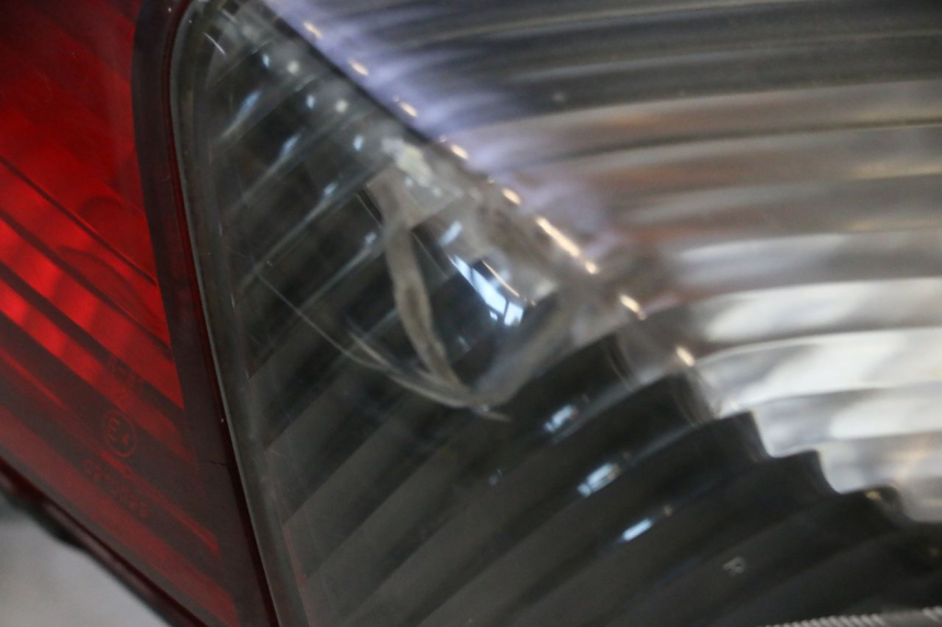 photo de Luz traseira HONDA FJS SILVER WING SILVERWING 400 (2005 - 2008) - Vista de perto
