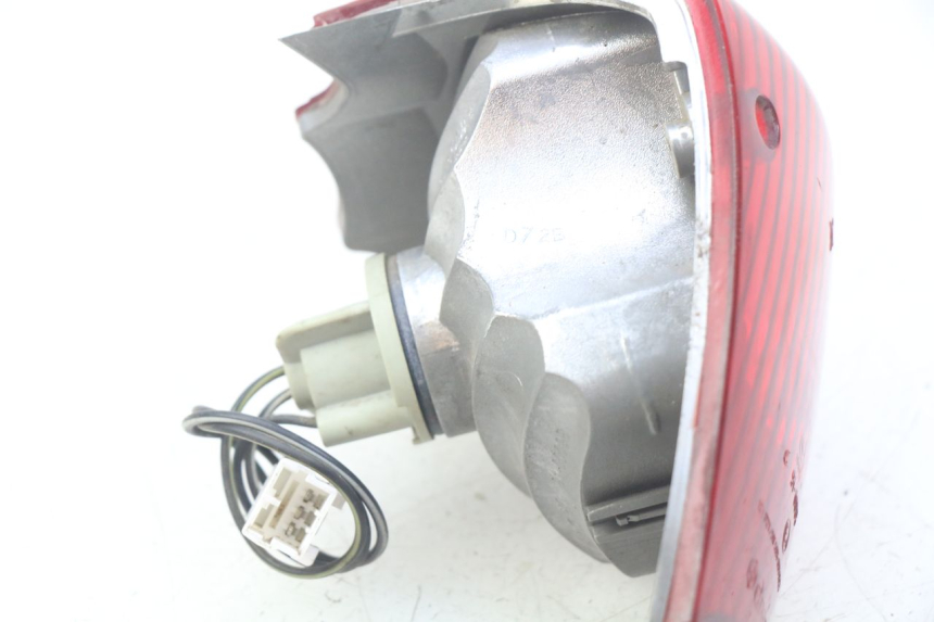 photo de Luz traseira PIAGGIO FLY 100 (2006 - 2010) - Detalhe da peça