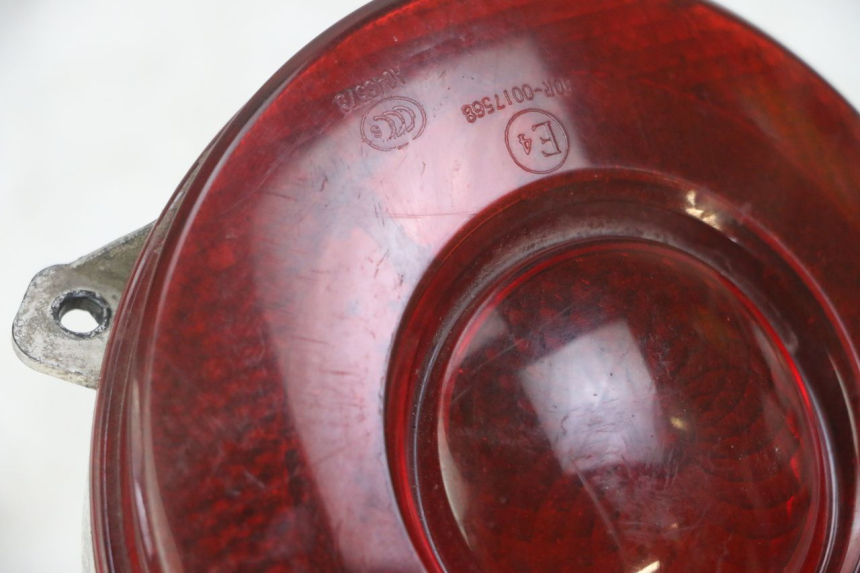 photo de Luz traseira VENESI FLY RETRO 4T 50 (2020 - 2025) - Peça verificada