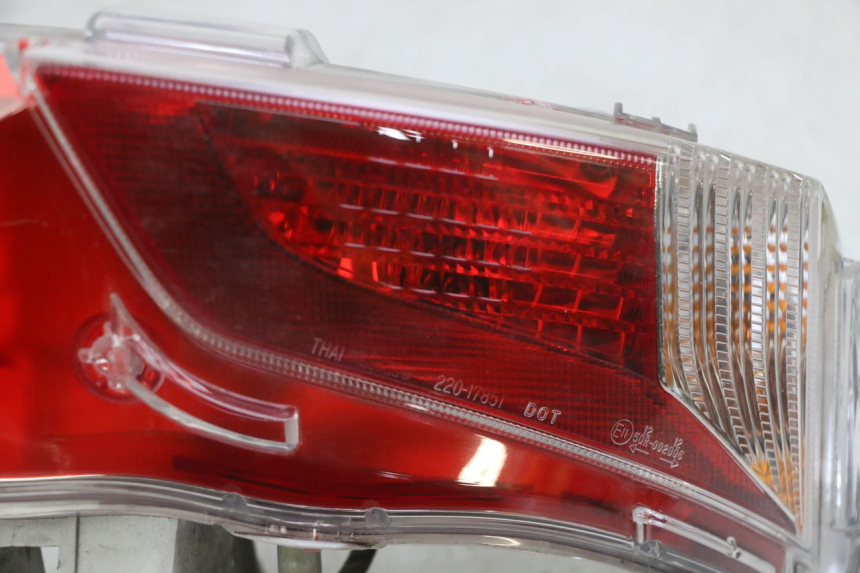 photo de Luz traseira HONDA FORZA ABS 300 (2013 - 2017) - Outro ângulo de visão