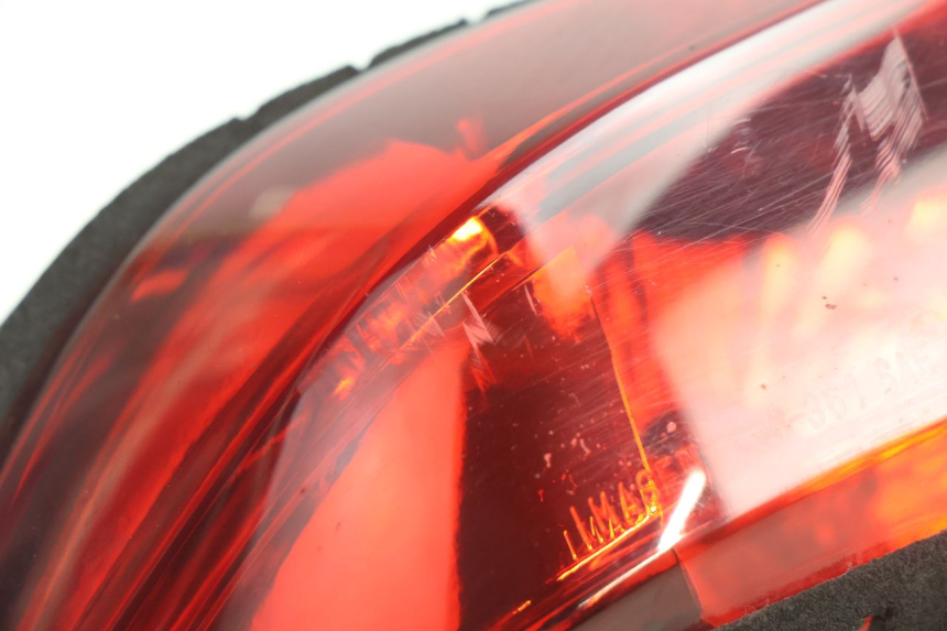 photo de Luz traseira YAMAHA FZ8 800 (2010 - 2016) - Zoom do estado de desgaste