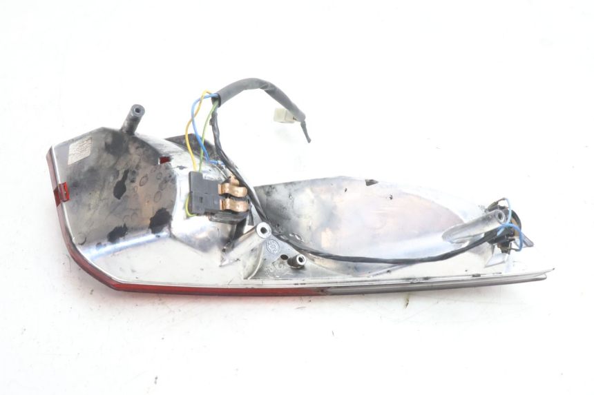 photo de LUZ TRASEIRA ESQUERDA APRILIA ATLANTIC S 125 (2010 - 2013) - Pontos de fixação