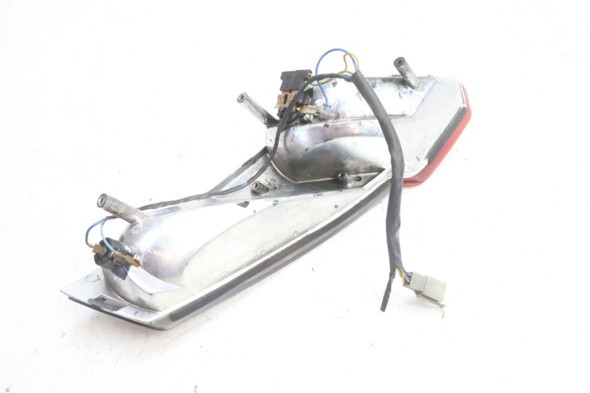 photo de LUZ TRASEIRA ESQUERDA APRILIA ATLANTIC S 125 (2010 - 2013) - Estado da superfície