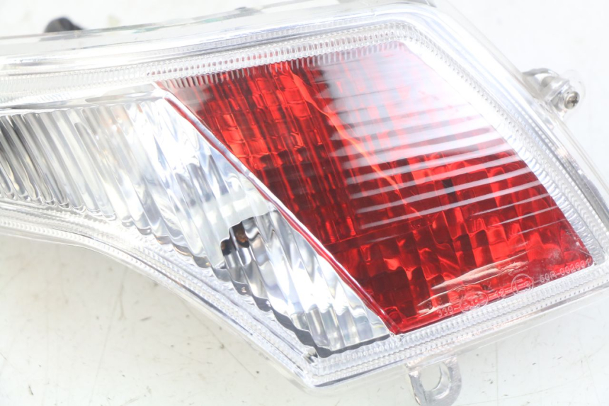 photo de FAROL TRASEIRO ESQUERDO PEUGEOT E-VIVACITY 1 (2012 - 2018) - Zoom do estado de desgaste