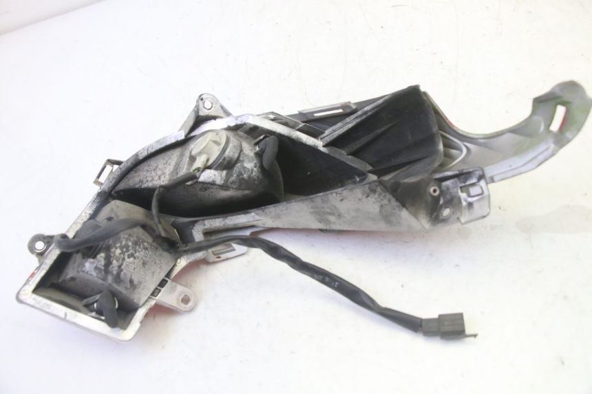 photo de FAROLIM TRASEIRO ESQUERDO HONDA FES S-WING SWING ABS 125 (2007 - 2015) - Ampliação técnica
