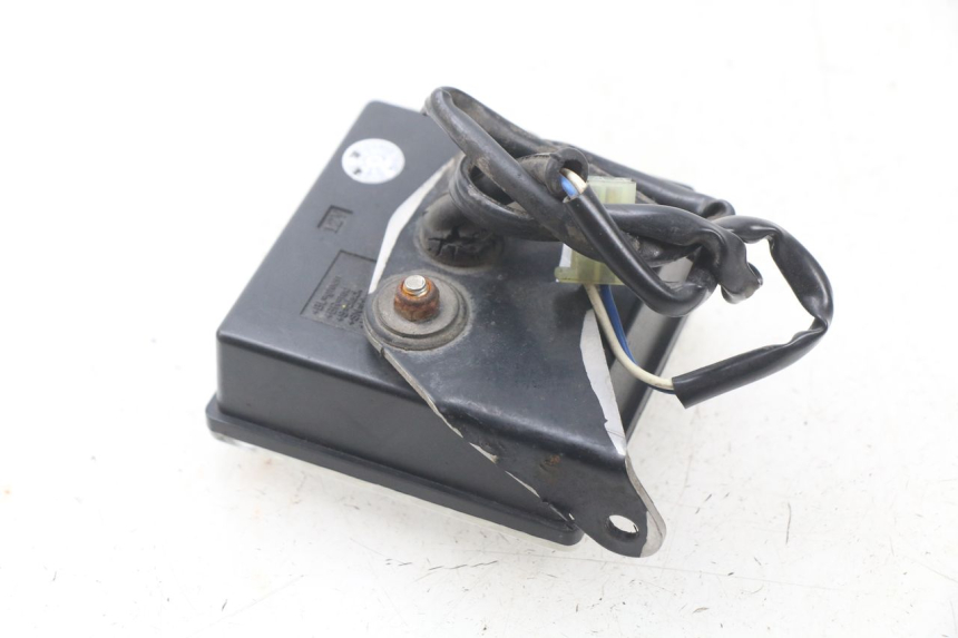 photo de FAROL TRASEIRO ESQUERDO YAMAHA FJR ABS 1300 (2006 - 2012) - Detalhe da peça