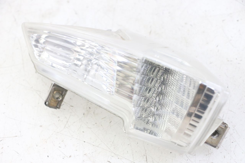 photo de FAROL TRASEIRO ESQUERDO PIAGGIO IE MP3 YOURBAN 300 (2011 - 2016) - Vista principal