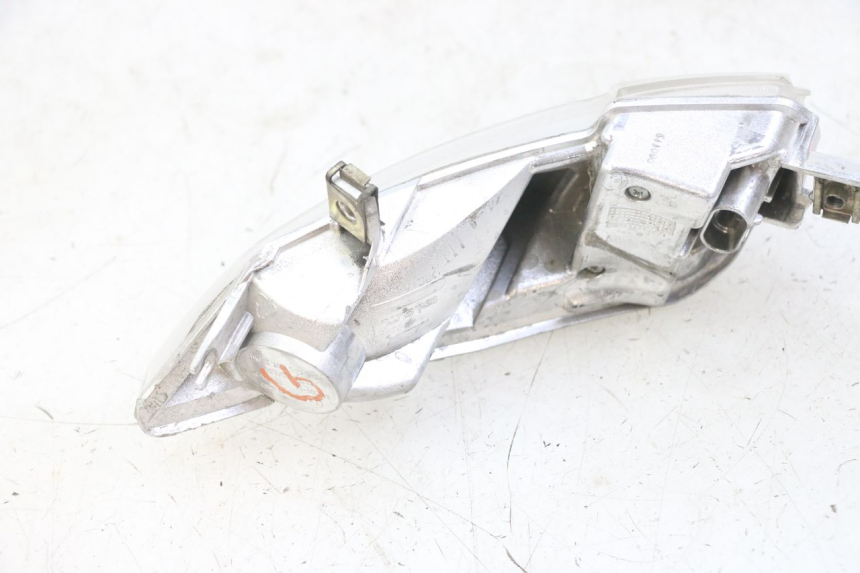 photo de FAROL TRASEIRO ESQUERDO PIAGGIO IE MP3 YOURBAN 300 (2011 - 2016) - Zoom do estado de desgaste