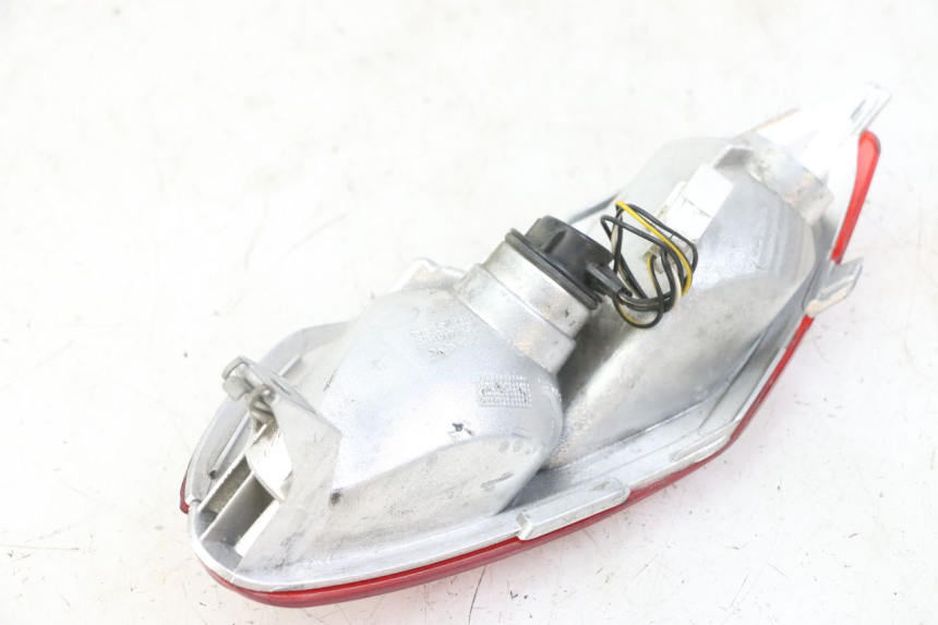 photo de FAROL TRASEIRO ESQUERDO PIAGGIO MP3 LT 300 (2010 - 2016) - Ampliação técnica