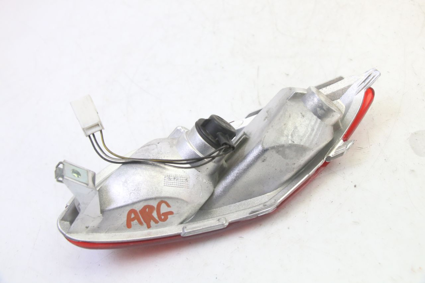 photo de FAROL TRASEIRO ESQUERDO PIAGGIO MP3 LT 300 (2010 - 2016) - Ampliação técnica