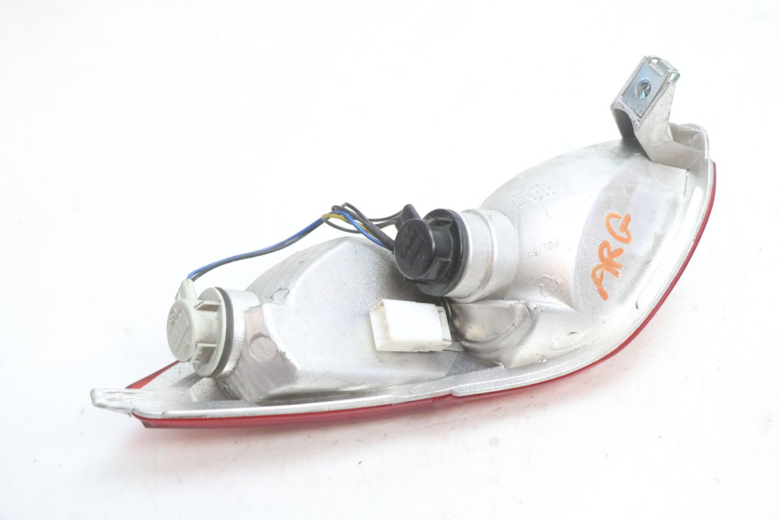 photo de FAROL TRASEIRO ESQUERDO PIAGGIO MP3 LT 300 (2010 - 2016) - Ampliação técnica