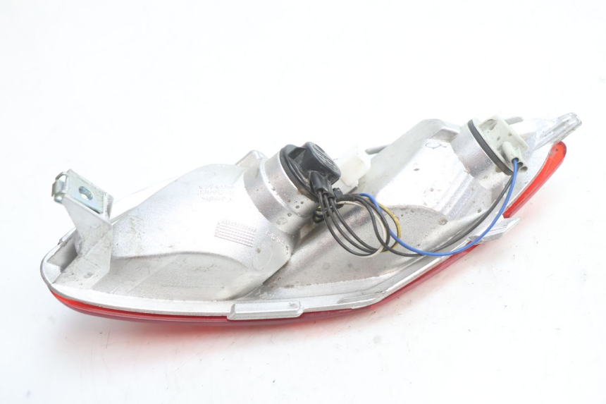 photo de FAROL TRASEIRO ESQUERDO PIAGGIO MP3 LT 300 (2010 - 2016) - Vista geral