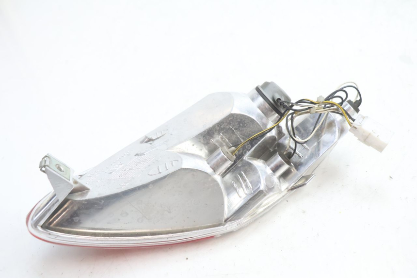 photo de FAROL TRASEIRO ESQUERDO PIAGGIO MP3 LT 400 (2007 - 2012) - Vista geral