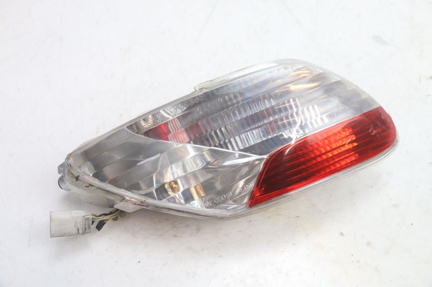 photo de FAROL TRASEIRO ESQUERDO PIAGGIO MP3 125 (2006 - 2014) - Vista principal